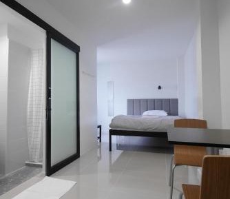 Studio Apartment with Balcony