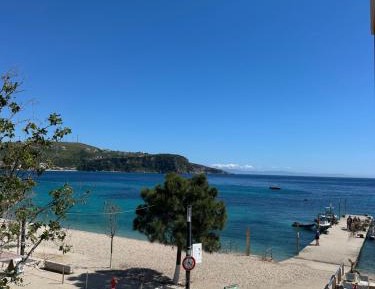 Deluxe Double Room with Side Sea View