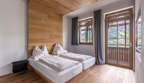 Deluxe Double or Twin Room with Lake View