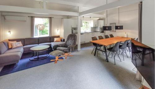 Four-Bedroom Holiday Home