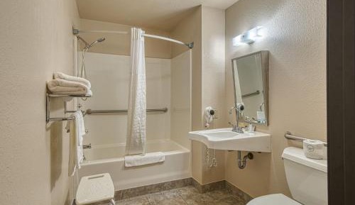 Queen Room - Mobility Access/Non-Smoking