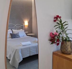 Double or Twin Room with Partial Sea View