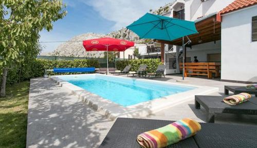 Three Bedroom Villa with Swimming Pool