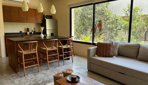 Deluxe Queen Suite