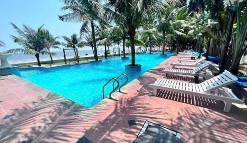 Four-Bedroom Deluxe Home - Oceanfront