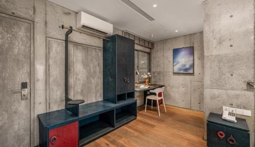 Deluxe King Room