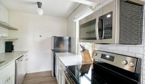 Studio Apartment with Queen Bed