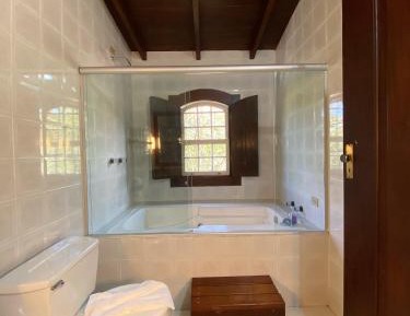 Deluxe Suite with Spa Bath