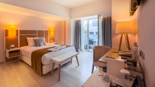 Eco Chic Single Room with Private Balcony