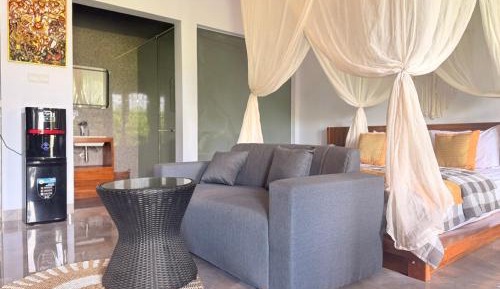 Suite with Pool View