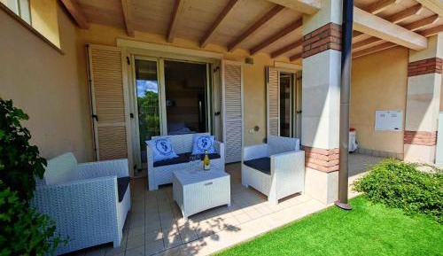 Deluxe Two-Bedroom Apartment with Garden View