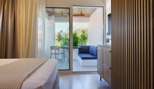 Suite with Hot Tub