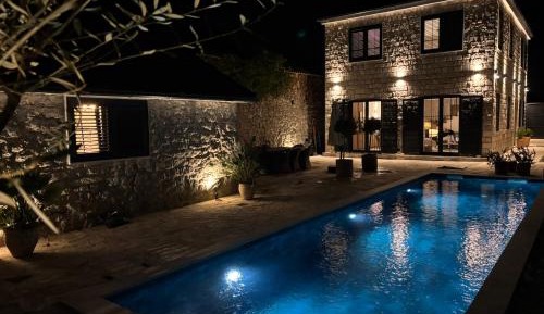 Villa with Garden View