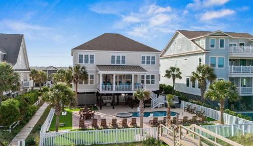 Eight-Bedroom Holiday Home