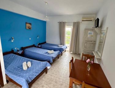 Studio (3 Adults)