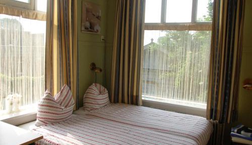 Twin Room with Shared Toilet
