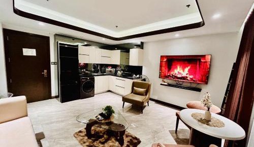 Deluxe King Suite