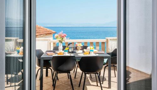 Two-Bedroom Apartment with Terrace and Sea View
