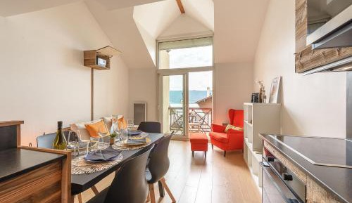 Apartment with View and Balcony