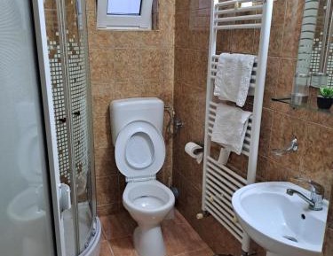 Deluxe Double Room (2 Adults + 1 Child)