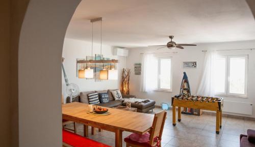 Deluxe Family Room