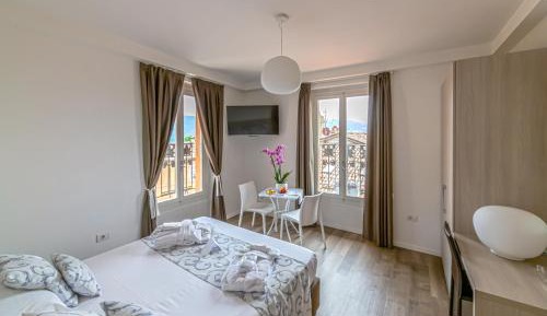 Comfort Double Room with Balcony or View