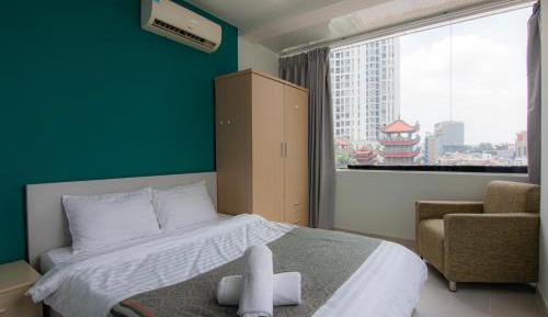 One-Bedroom Apartment with City View