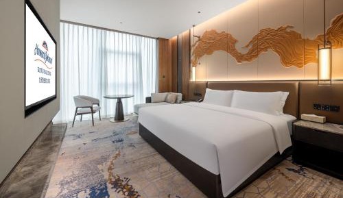 Deluxe King Room - Non-Smoking
