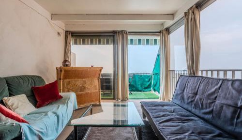 Superior One-Bedroom Apartment