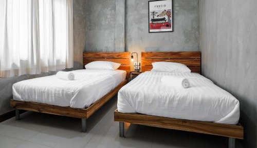 Twin Room with Private External Bathroom