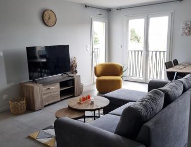 Three-Bedroom Apartment with Balcony