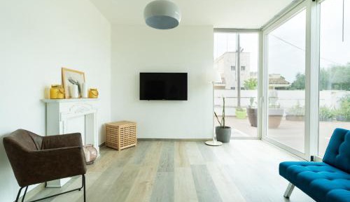 Apartment with Garden View