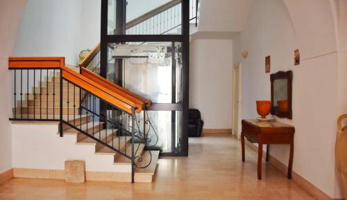 One-Bedroom Deluxe Apartment