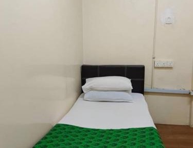 Single Room with Shared Bathroom