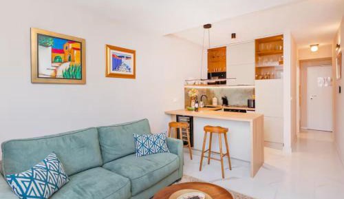 One Bedroom Apartment