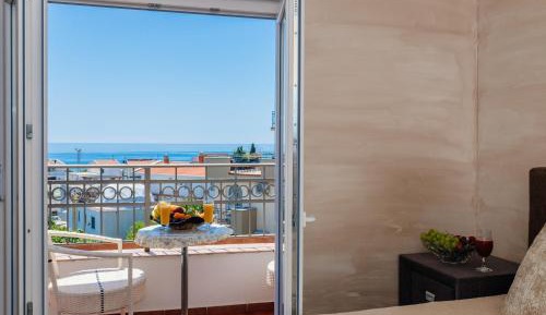 Deluxe Triple Room with Sea View