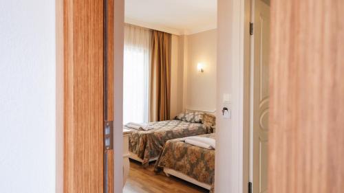 Standard Twin Room with Garden View