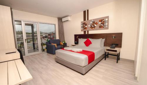 1 Queen Bed, Standard, Non-Smoking