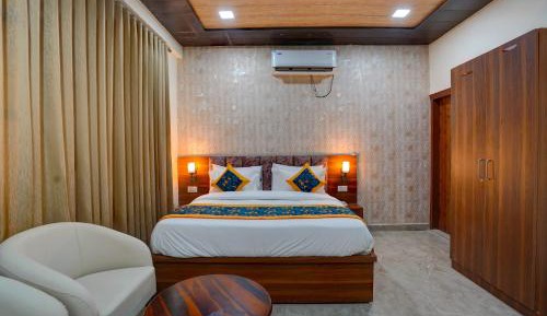 King Room with Balcony