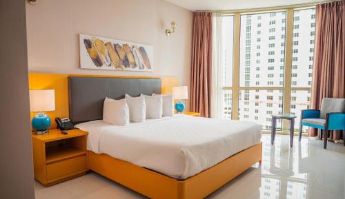 Deluxe Queen Room