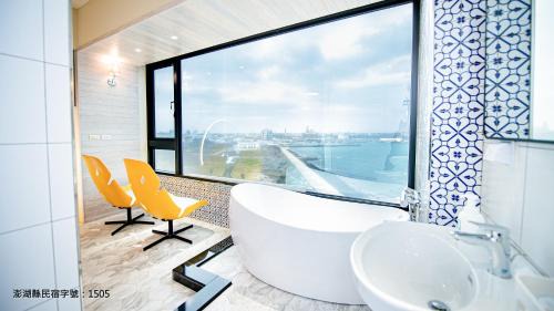 Queen Room with Sea View