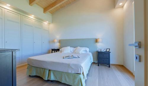 One-Bedroom Apartment with Pool View