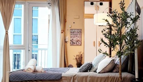 Apartment with Balcony
