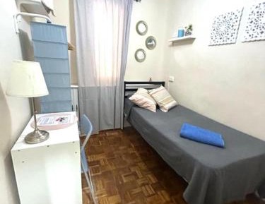 Standard Single Room with Shared Bathroom