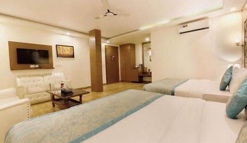 Deluxe Family Suite