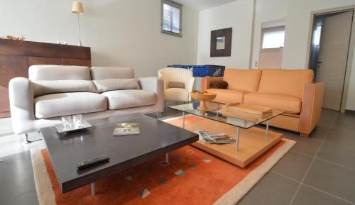 Seven-Bedroom Apartment