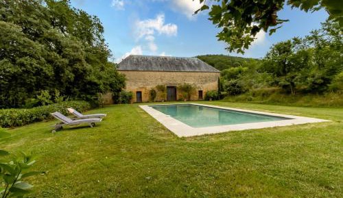 Villa with Garden View