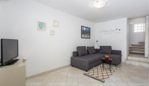 One-Bedroom Holiday Home