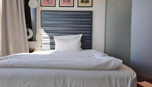 French Cozy Room with Balcony - Top Floor