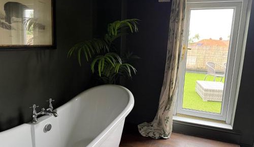 Deluxe Double Room with Bath